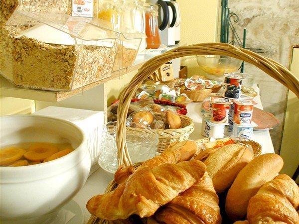 Hotel William's Opera